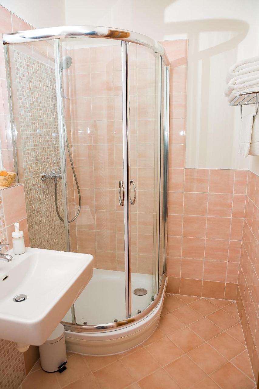 ברנו Hotel Sharingham מראה חיצוני תמונה